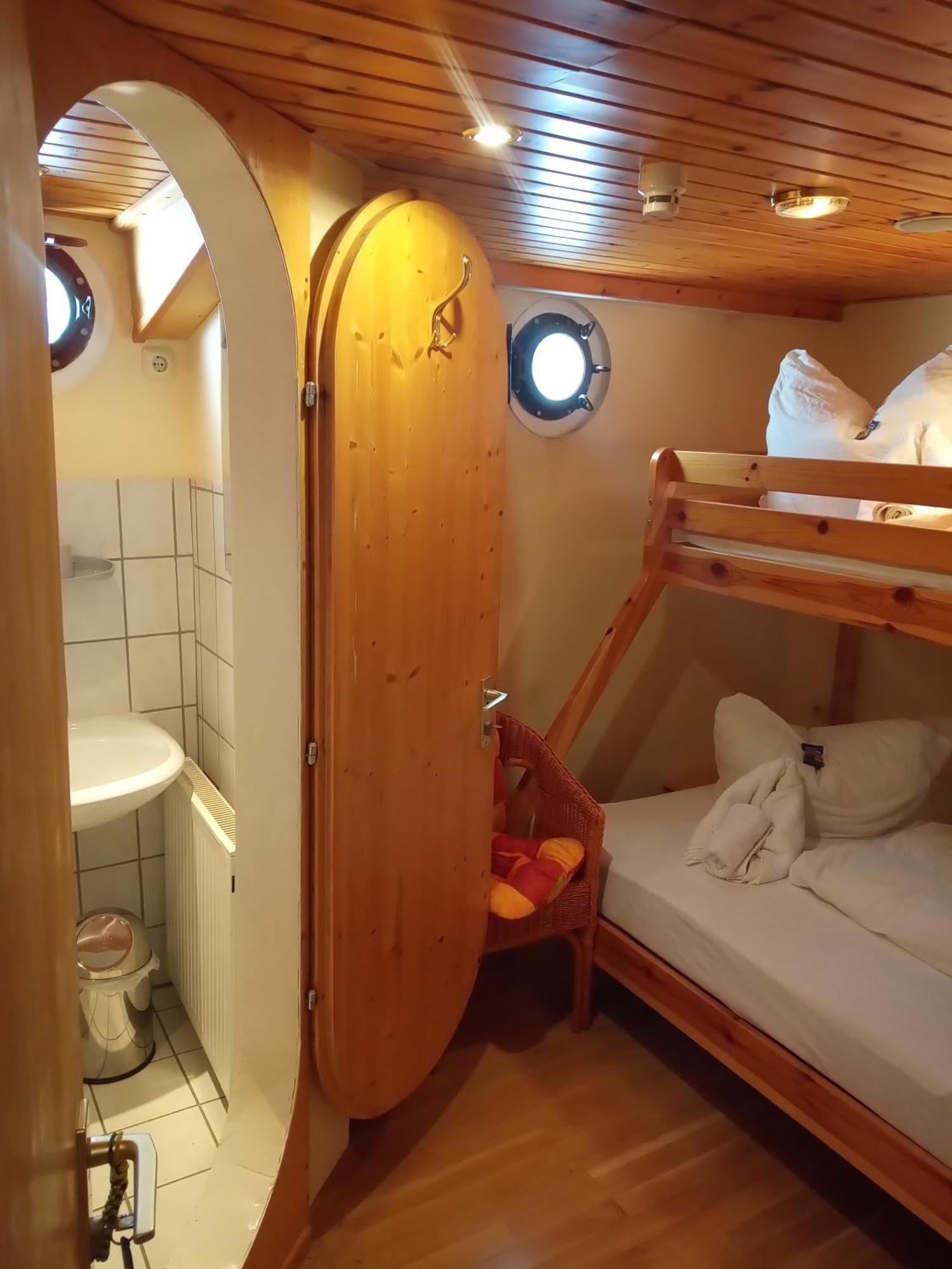 Kuestenmotorschiff Aventura BRE Dış mekan fotoğraf